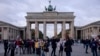 Almanya'nın başkenti Berlin'deki Brandenburg kapısı