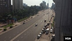 Vue d'une rue de Kinshasa lors de la journée ville morte, en RDC, le 3 avril 2017. (VOA)