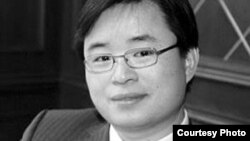 中国作家慕容雪村(微博图片)