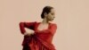 Seorang penari flamenco, tarian yang berasal dari Andalusia, Spanyol selatan.