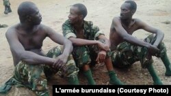 Trois militaires accusés de complicité avec les insurgés à Bujumbura, Burundi, 11 décembre 2015. Photo/Armée burundaise