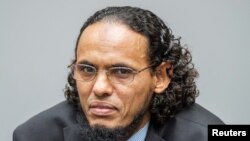 Ahmad al-Faqi al-Mahdi au début de son procès sur la destruction des mausolées historiques à Tombouctou en 2012 au Mali, à la Cour pénale internationale à La Haye, Pays-Bas, 22 août 2016. 