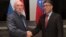 Los cancilleres de Paraguay, Eladio Loizaga, y de Venezuela, Elías Jaua, al hacer el anuncio en Asunción.