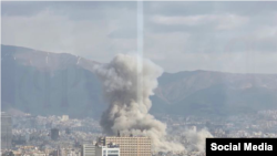 美国和以色列对伊朗展开军事打击行动。(2026年2月28日)