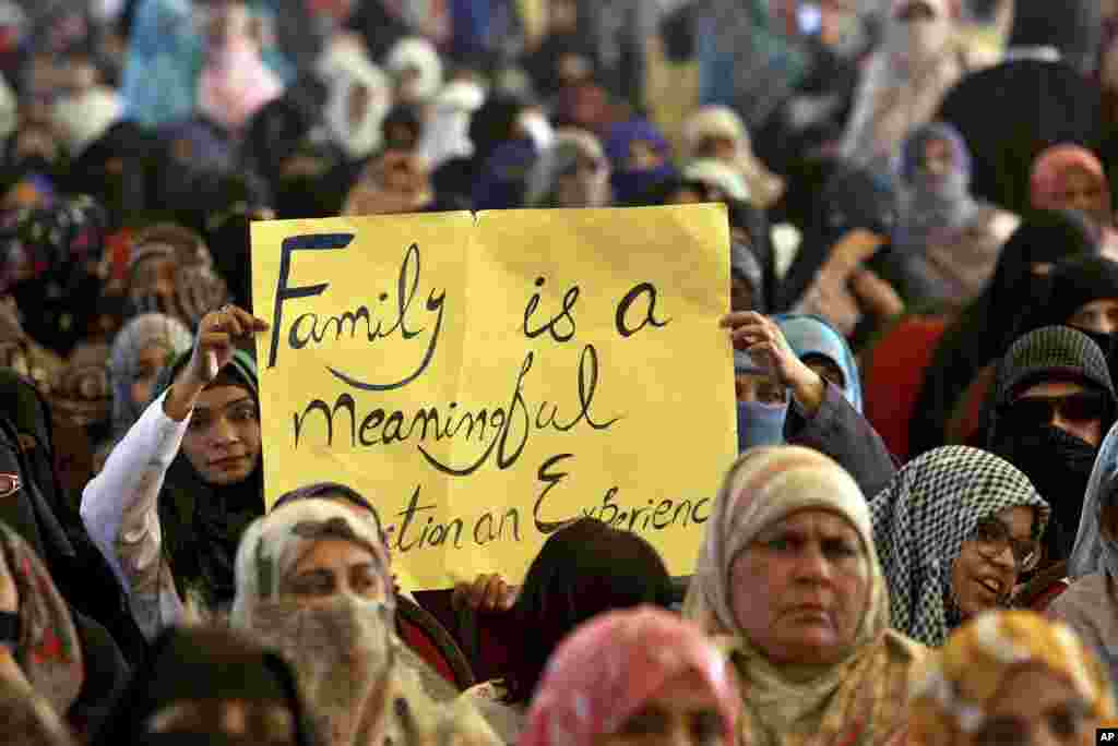 یوم حیا کے موقع پر پاکستان کے سب سے بڑے شہر کراچی میں بھی 'یوم حیا'&nbsp; ریلی کا اہتمام کیا گیا۔ &nbsp;