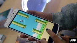« Flappy Bird », le jeu gratuit sur téléphone mobile le plus populaire au monde, a été retiré du web