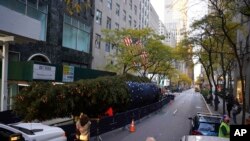 Ab de Nwel Rockefeller Center la rive Nouyok soti Elkton, nan eta Maryland, Samdi 13 Nov. 2021.