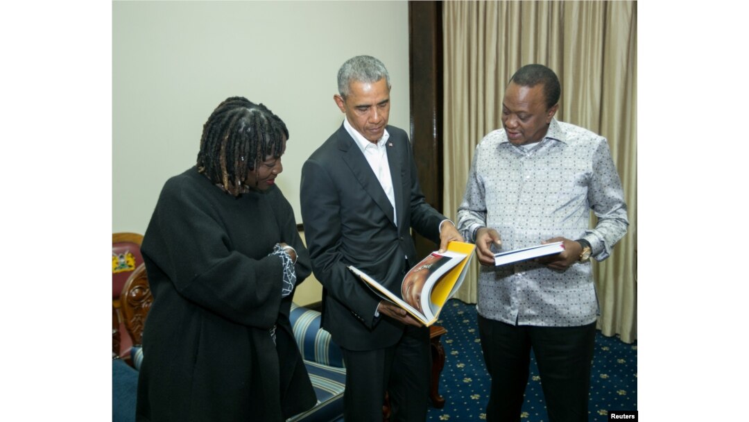 Kenya's President Uhuru Kenyatta meets former U.S. President Barack Obama (C) and Auma Obama at State House Nairobi, July 15, 2018.