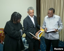 Kenya's President Uhuru Kenyatta meets former U.S. President Barack Obama (C) and Auma Obama at State House Nairobi, July 15, 2018.