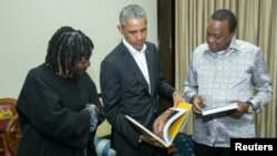 Kenya's President Uhuru Kenyatta meets former U.S. President Barack Obama (C) and Auma Obama at State House Nairobi, July 15, 2018.