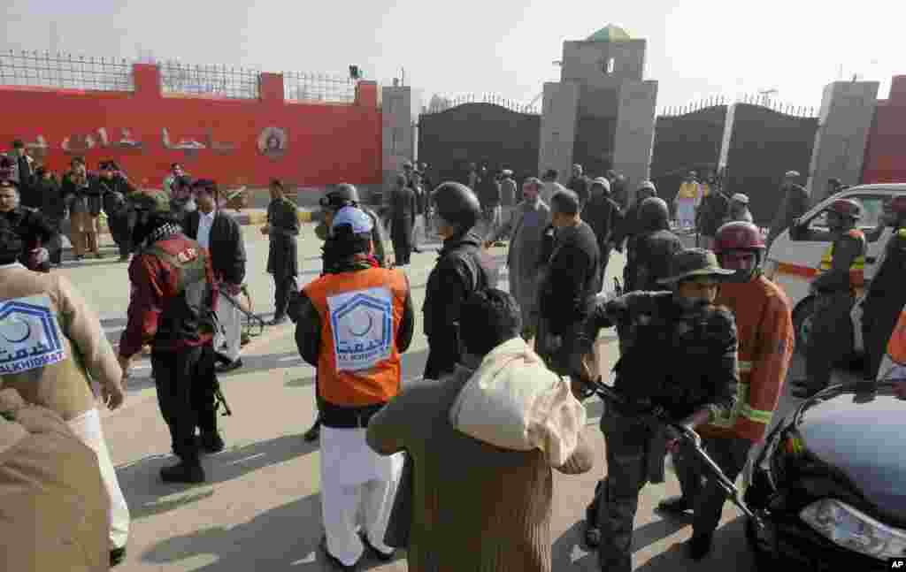 حکام کے مطابق حملے کے وقت یونیورسٹی میں تقریباً تین ہزار کے لگ بھگ طلبا اور دیگر عملہ موجود تھا۔
