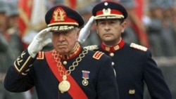 Legisladores en Chile aprueban una resolución para no llamar presidente a Augusto Pinochet.