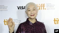 Aktris kelahiran Tiongkok Lisa Lu pada premier film "Dangerous Liaisons" di Festival Film Internasional Toronto 2012. (AP)