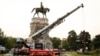 8 Eylül 2021 - ABD'de Virginia'nın başkenti Richmond'da, kölelik yanlısı General Robert E. Lee'nin heykeli kaldırıldı