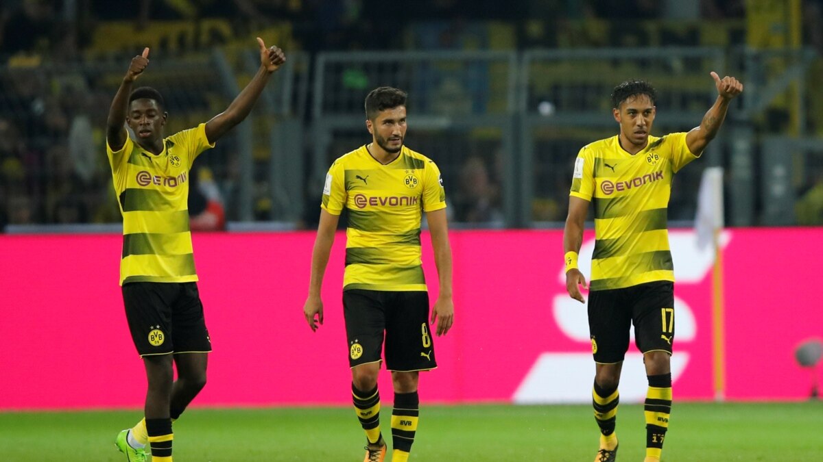 Dortmund Conserve La Tete Grace A Une Victoire A Augsbourg En Allemagne