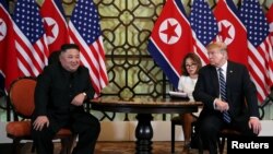 美國總統特朗普(右)與北韓領導人金正恩(左)在河內舉行的備受矚目的峰會無果而終。