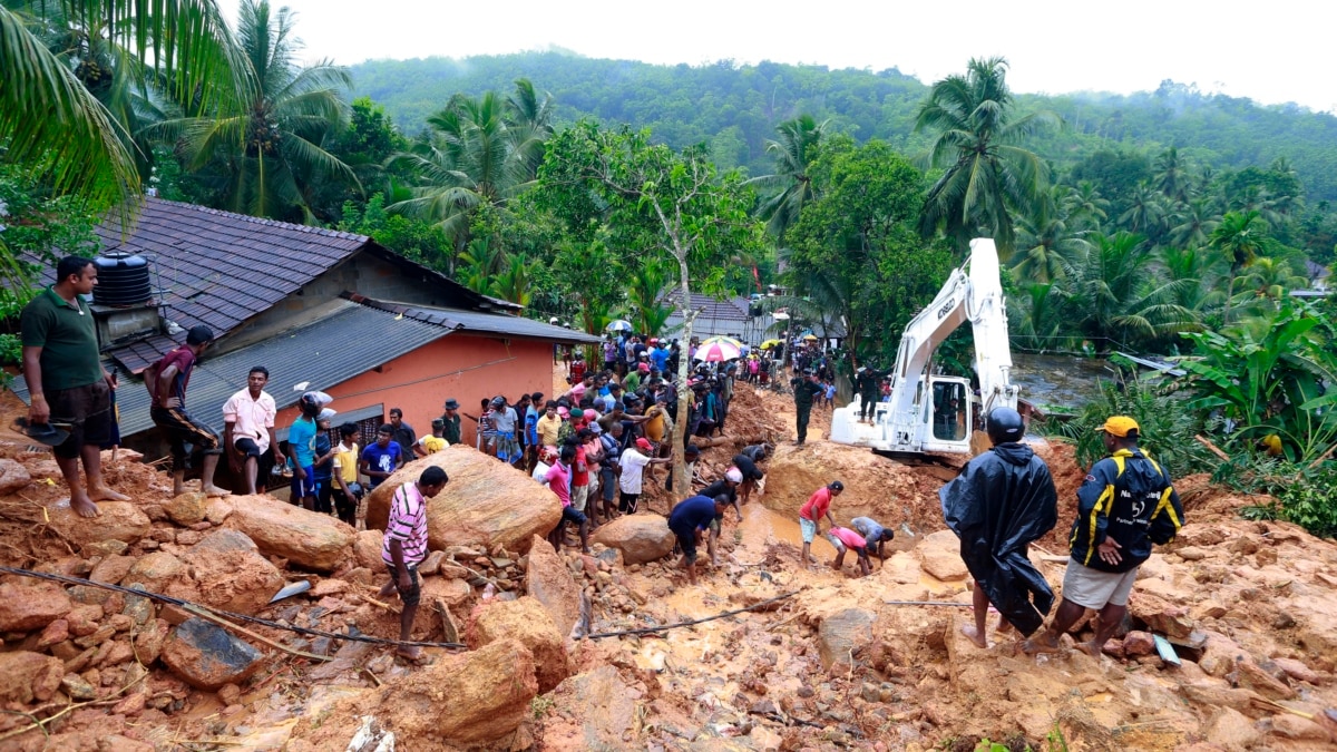 Sri Lanka Mudslide Toll Climbs To More Than 100, Dozens Missing