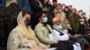 پی ڈی ایم کا پشاور جلسہ: اپوزیشن رہنماؤں کی حکومت اور اداروں پر پھر تنقید 