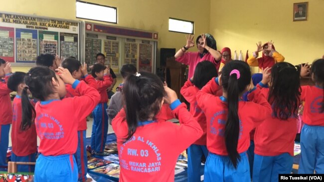 Para murid PAUD di kota Bandung, Jawa Barat. (foto ilustrasi: Rio Tuasikal/VOA)