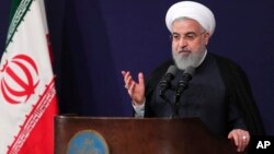 Presiden Iran Hassan Rouhani berusaha mengecilkan sanksi Amerika yang akan segera diberlakukan. 