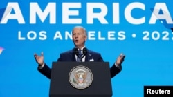 El presidente de Estados Unidos, Joe Biden, habla durante la IX Cumbre de las Américas, en Los Ángeles, California, EE UU, el 8 de junio de 2022. REUTERS/Kevin Lamarque