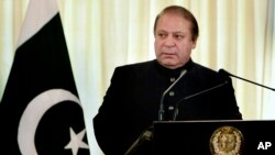 PM Pakistan Nawaz Sharif yang menolak untuk mengundurkan diri (foto: dok).