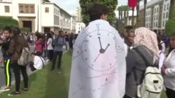 Des étudiants marocains protestent contre le changement de l'heure (vidéo)