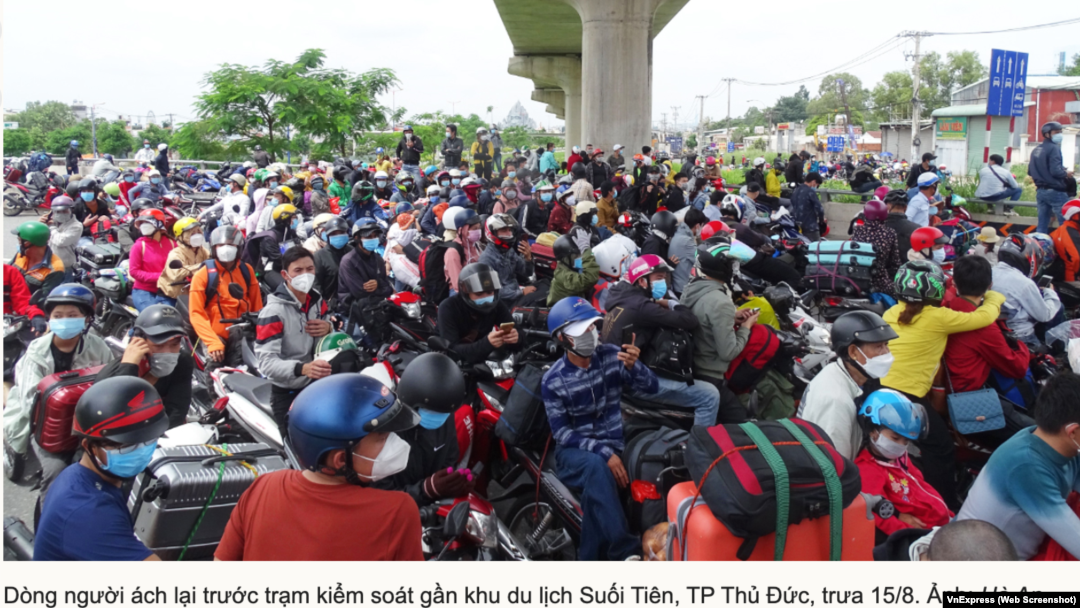 Hàng nghìn người dân rời bỏ TPHCM khi biết tin thành phố sẽ thực hiện lệnh giãn cách xã hội thêm 1 tháng nữa từ 16/8.