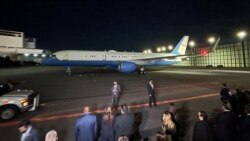 El avión con la vicepresidenta de Estados Unidos, Kamala Harris, aterrizó este lunes en el Aeropuerto Internacional Benito Juárez de Ciudad Juárez a última hora de la noche. Foto: Antoni Belchi / VOA