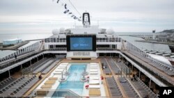 El operador del crucero, MSC Cruises, dijo que los registros médicos del MSC Meraviglia muestran "solo un caso de gripe común" por parte de un pasajero. 