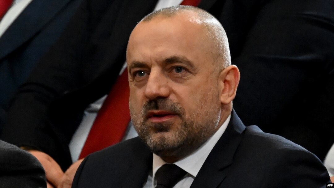 Arhiva - Milan Radoičić, tadašnji potpredsednik stranke Srpska lista, tokom specijalne sednice Skupštine Srbije u Beogradu, 2. februara 2023.