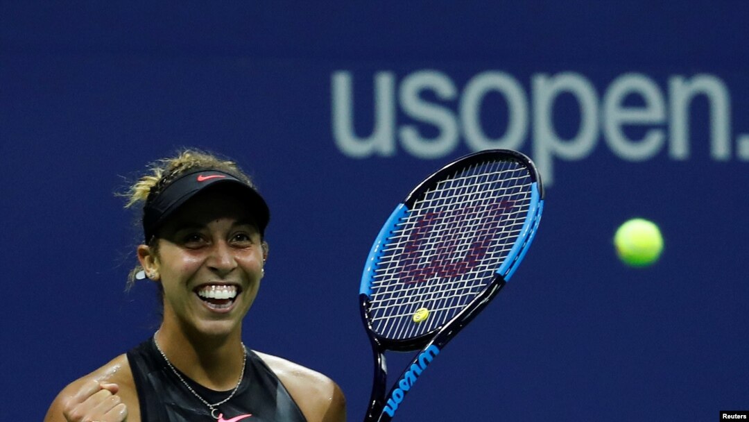 Madison Keys merayakan kemenangannya atas petenis Estonia, Kaia Kanepi di perempat final turnamen AS Terbuka, 6 September 2017. (REUTERS/Shannon Stapleton)