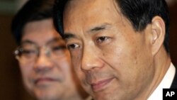 2005年6月中国驻韩国大使李滨和商务部长薄熙来在韩国，后来李滨被判刑7年。