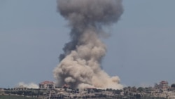 دود عظیم ناشی از انفجار بر اثر اسرائیل به مواضع حزب‌الله در جنوب لبنان (شنبه ۵ اردیبهشت ۱۴۰۵)