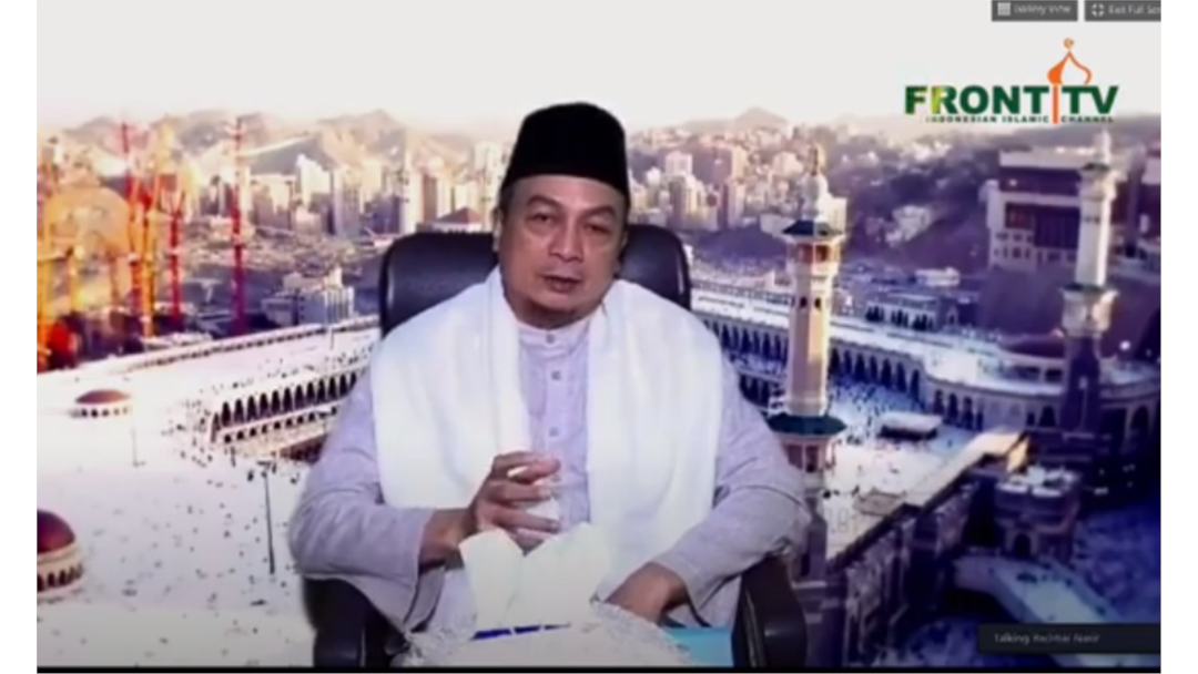 Mantan Ketua Gerakan Nasional Pengawal Fatwa (GNPF) MUI Bachtiar Nasir dalam perbincangan di akun YouTube Front TV bertema "Menuju Kepulangan IB HRS", Senin (9/11) malam. (Foto: VOA)
