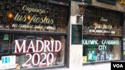 El pub James Joyce en Madrid pone en vidriera su apoyo a la candidatura olímpica.