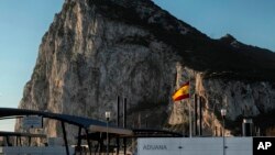 El borrador de las directrices de negociación elaborado por la Unión Europea señala que, tras el Brexit, cualquier acuerdo entre Gran Bretaña y el bloque que se aplique a Gibraltar tendrá que ser acordado por Londres y Madrid. 