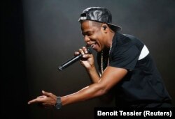 Jay-Z, salah satu artis hip-hop tersukses, dalam konser di Paris, Prancis (foto: dok).