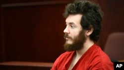 James Holmes saat menghadiri sidang pengadilan di kota Centennial, negara bagian Colorado Rabu (27/3). 