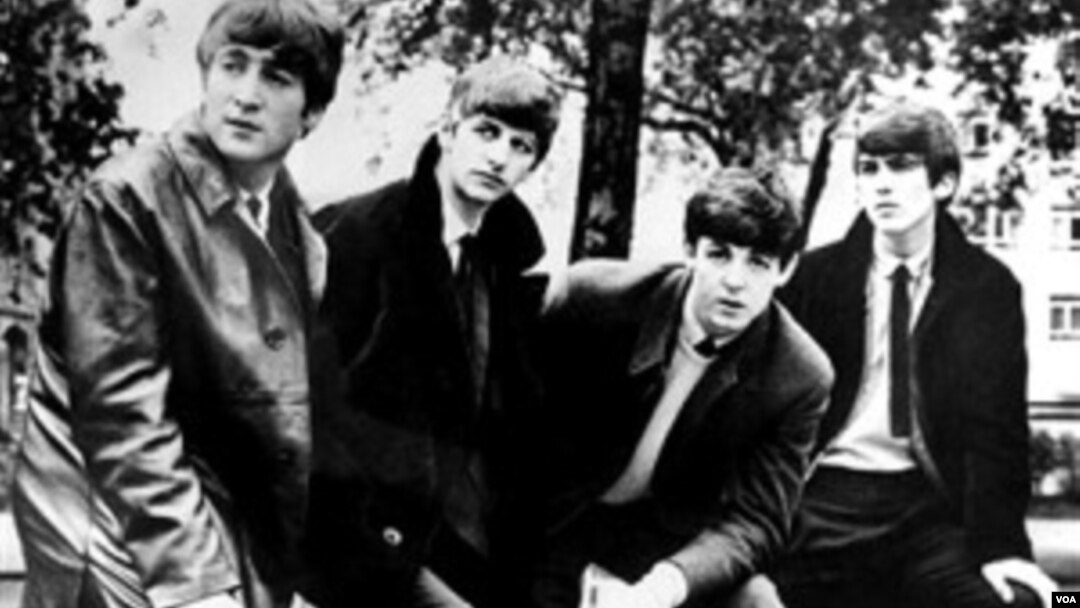 Los integrantes del cuarteto británico The Beatles, John Lennon (izquierda) Ringo Starr, Paul McCartney and George Harrison (derecha).