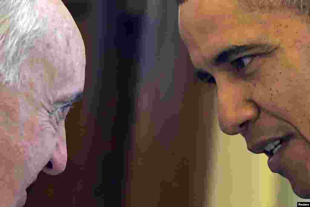 Pope Francis talks with U.S. President Barack Obama during a private audience in Vatican City, March 27, 2014.&nbsp;