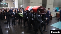 Los hijos del expresidente Alberto Fujimori encabezan sus funerales en el Ministerio de Cultura. En Lima, el 12 de septiembre de 2024. [Cortesía Presidencia de Perú]