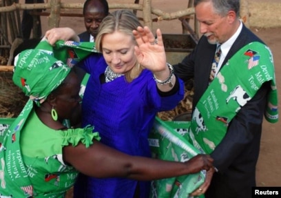green emerald velvet dress Hillary Clinton Action Figure