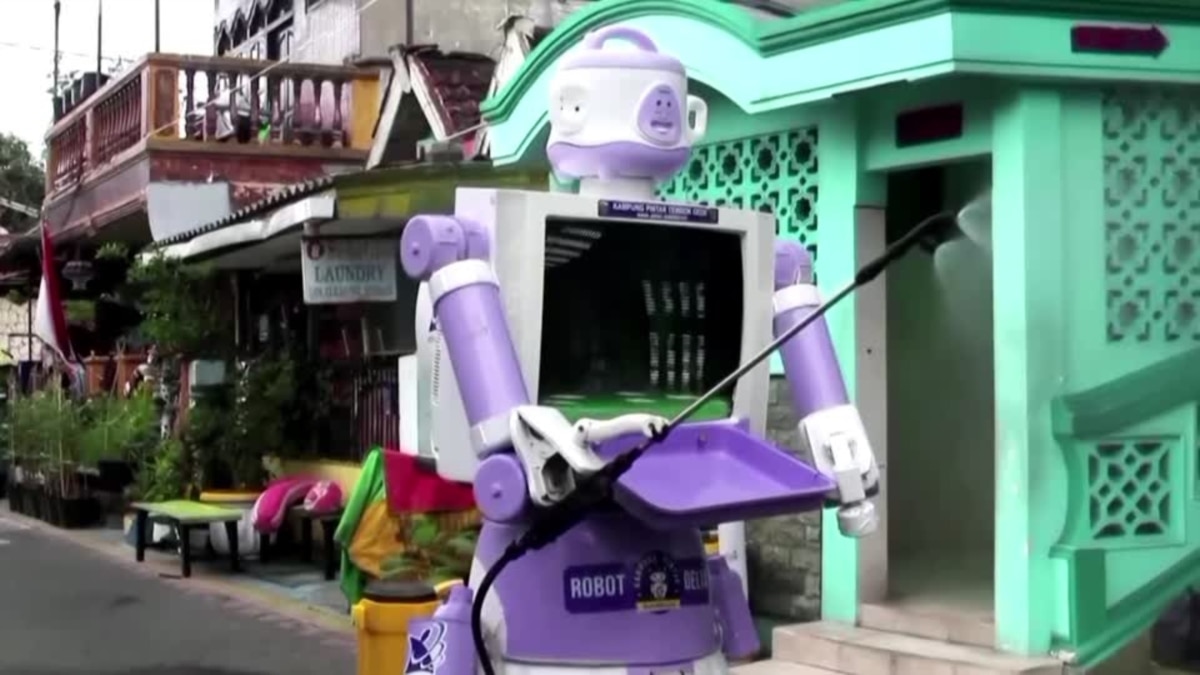 อินโดนีเซีย ดัดแปลงหุ่นยนต์สำหรับใช้งานในหมู่บ้านมาให้บริการประชาชนในช่วงวิกฤตโควิด-19