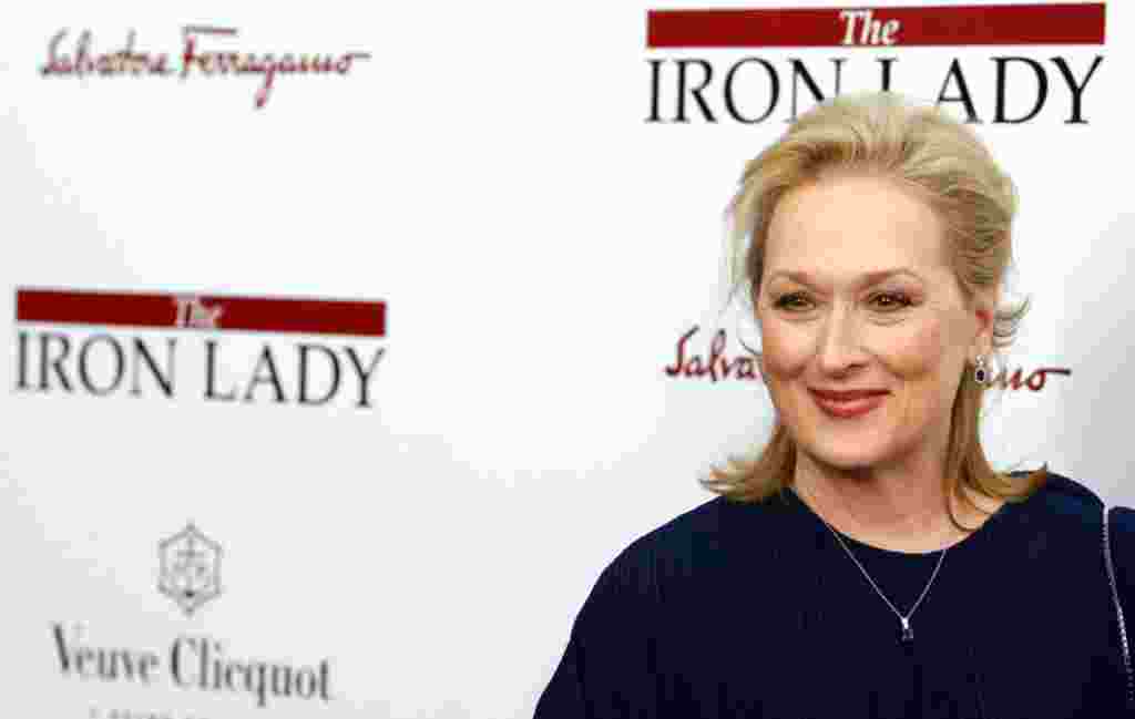 Meryl Streep menghadiri pemutaran perdana "The Iron Lady" di Ziegfeld Theater, New York, 13 Desember 2011 (AP).