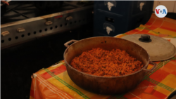 Uno de los rellenos para las empanadas en el Eisimar, kiosko de Faisuris en una playa en La Guaira, Venezuela. Foto: VOA.