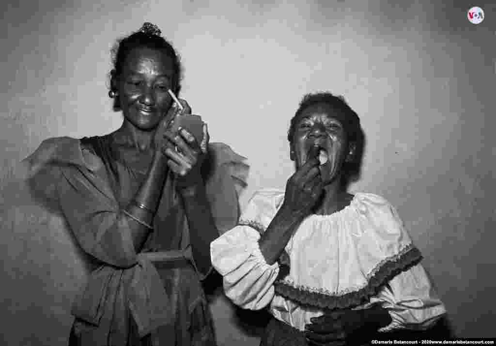 Pacientes del hospital psiqui&#225;trico de La Habana. [Fotos cortes&#237;a Damaris Betancourt].