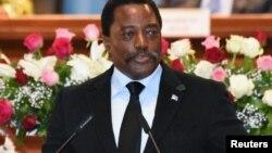 Le président Joseph Kabila prononce un discours devant le Congrès au Palais du Peuple à Kinshasa, RDC, 5 avril 2017.