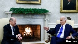 Президент США Джо Байден під час зустрічі з канцлером Німеччини Олафом Шольцем в Овальному кабінеті Білого дому у Вашингтоні, США, 9 лютого 2024 р. REUTERS/Evelyn Hockstein
