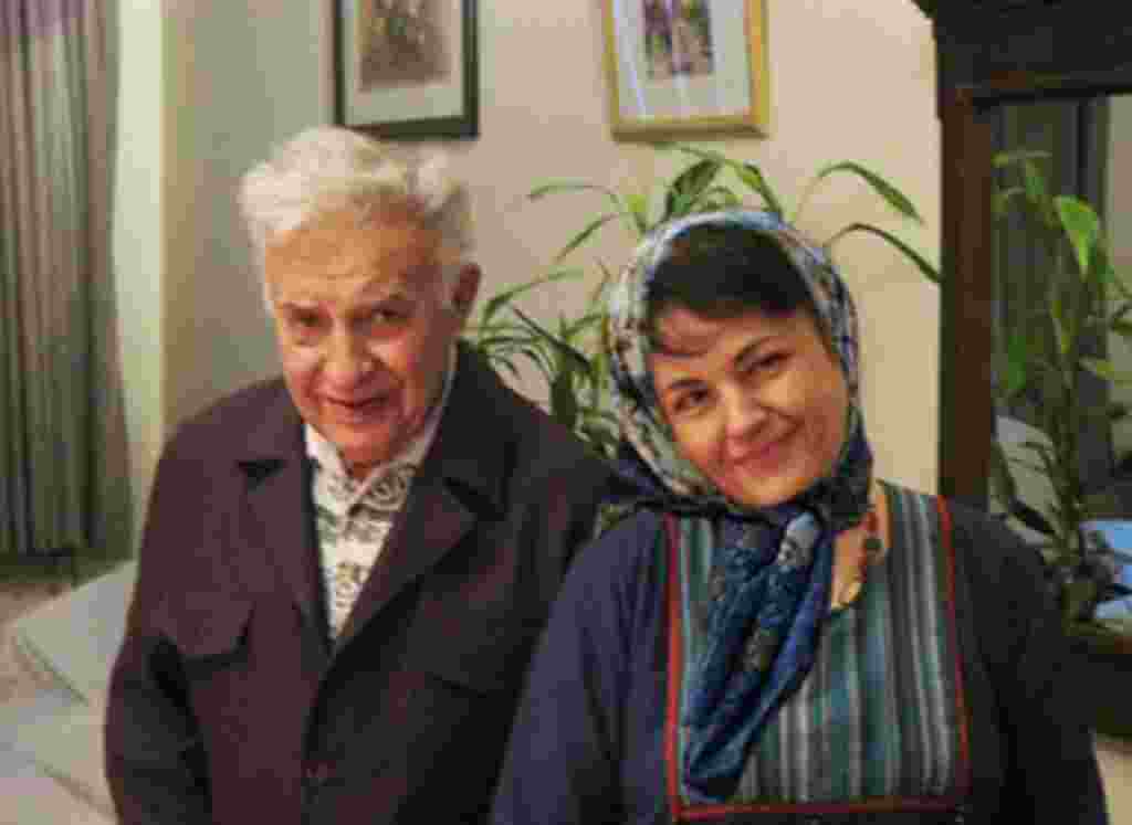 آمریکا:ایران باید در باره مرگ هاله سحابی تحقیق کند دولت امریکا از ایران خواست تا در باره مرگ هاله سحابی تحقیق کند.
